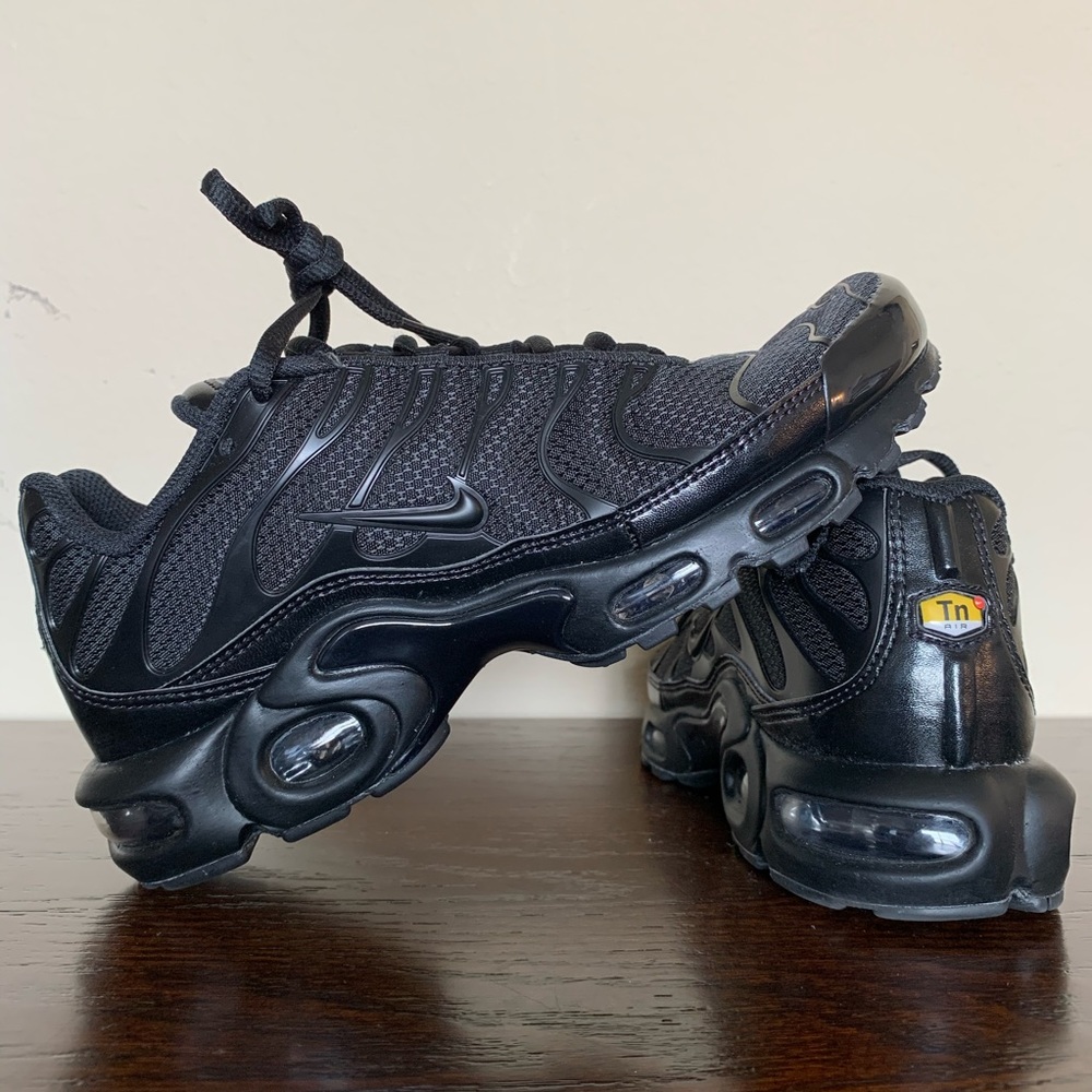 Nike Air Max Plus Triple Black - Picture 2 of 8